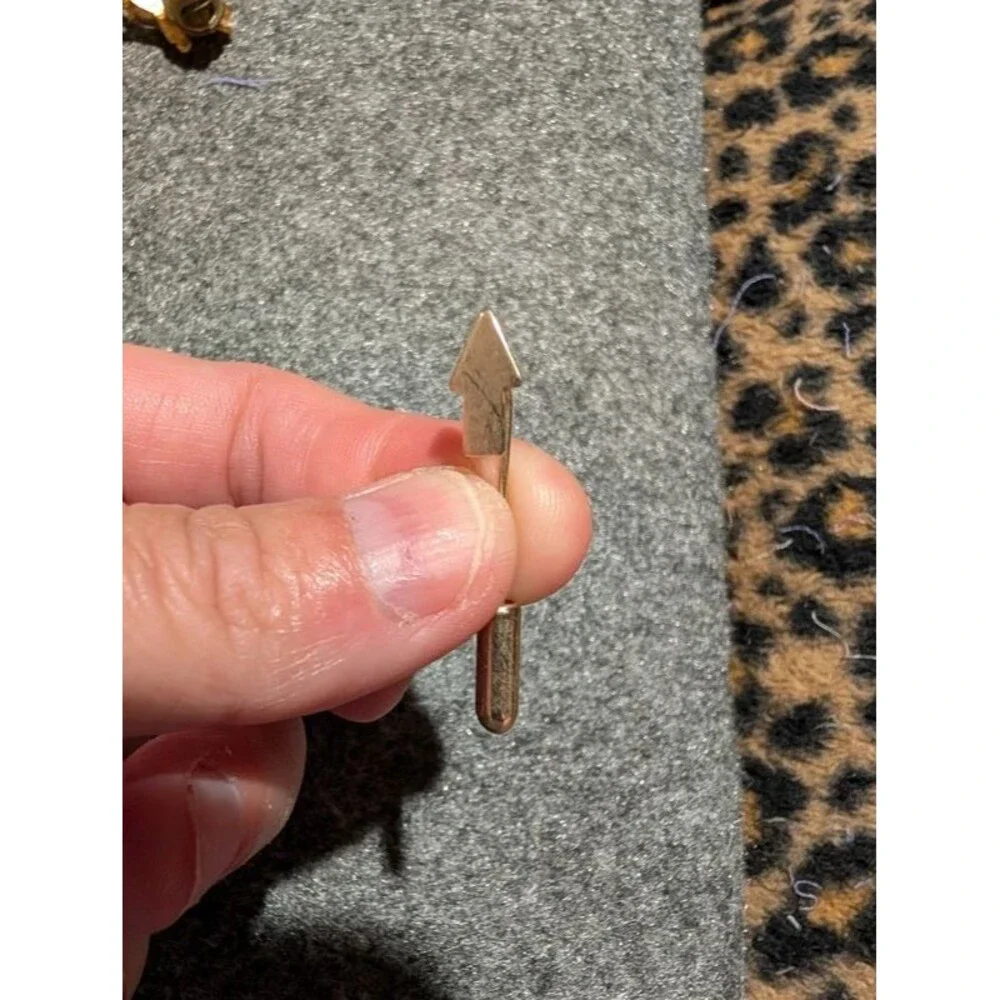 Arrow tie tack